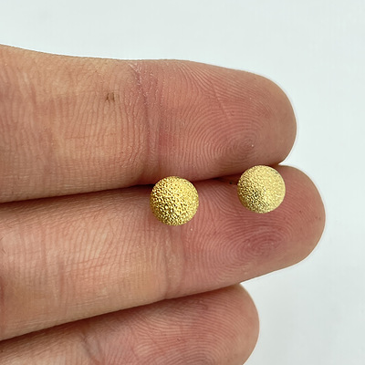 گوشواره میخی توپی شن پاش کد ۱۲۳۹