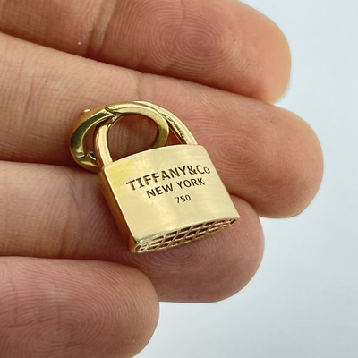 پلاک طلا قفل تیفانی کد ۲۰۱۵